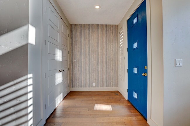 Building Photo - 3045 S Shadywood Way