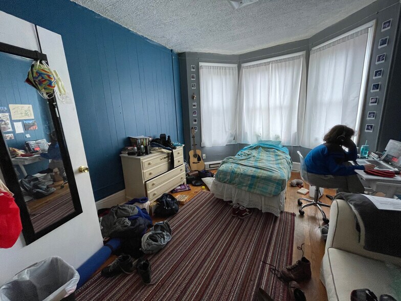 Building Photo - 882 Huntington Ave