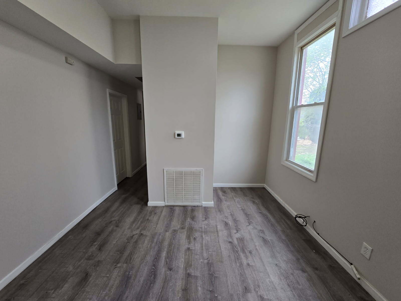 Building Photo - 584 Hunterdon St