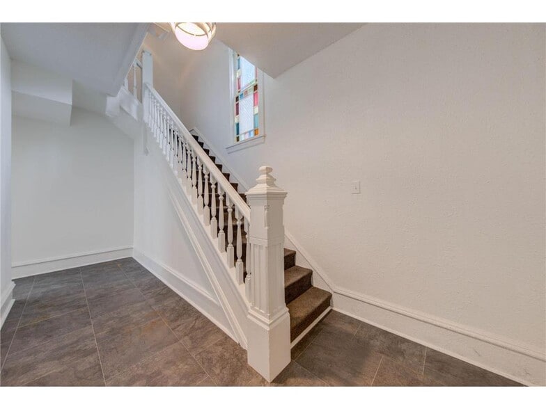 Front Entry - 2714 Polk St NE