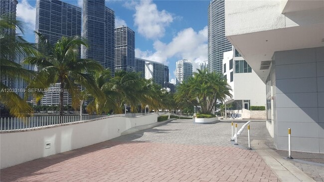 Building Photo - 335 S Biscayne Blvd