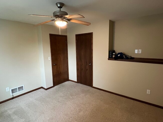 Building Photo - 5179 Castleview Dr NW