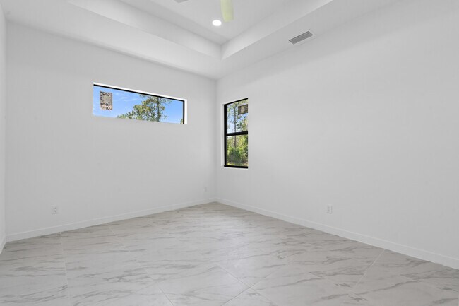 Building Photo - 710 Eisenhower Blvd