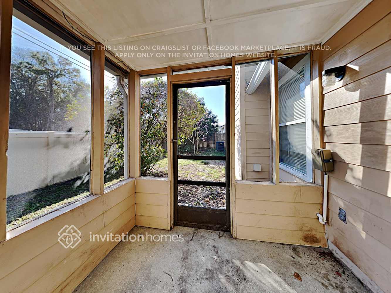 Building Photo - 3405 Charmont Dr