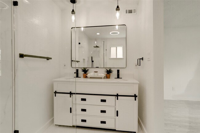Building Photo - 7926 Windy Creek Dr