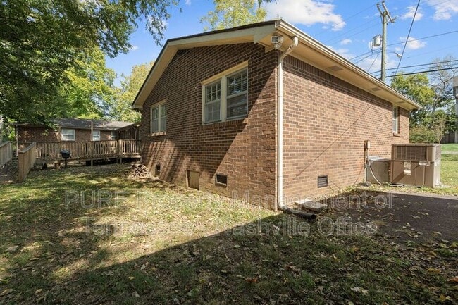 Building Photo - 1001 Glendale Ln