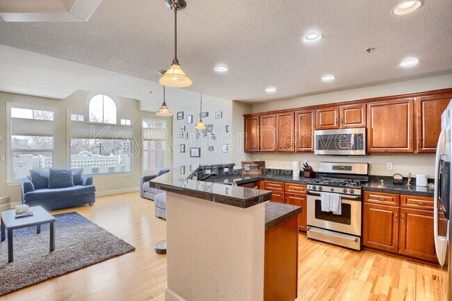 Building Photo - 1735 N Ogden St