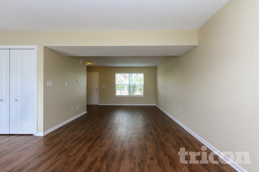 Building Photo - 1745 Perry Commons Blvd