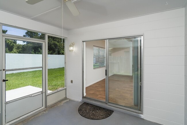 Building Photo - 1040 Dorado Dr
