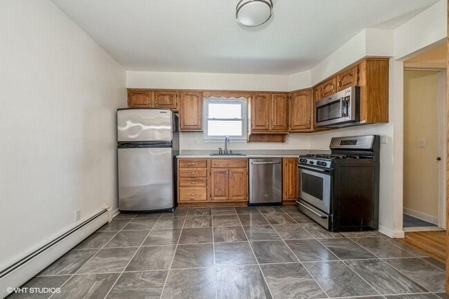 Building Photo - 126 Linden Ln