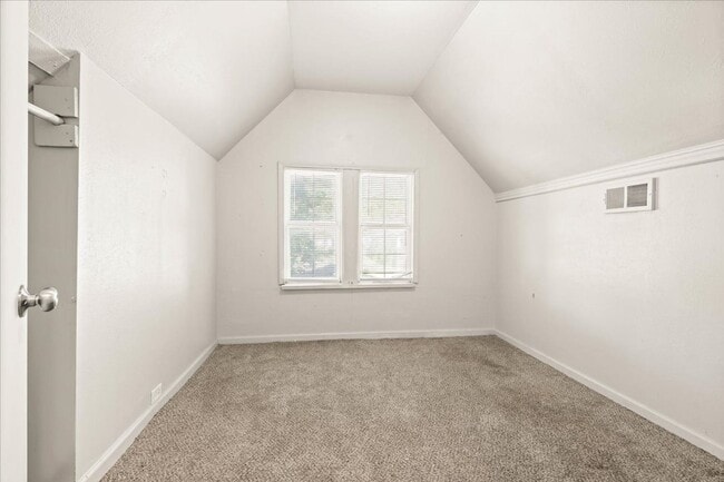 Building Photo - 3 bedroom house for rent