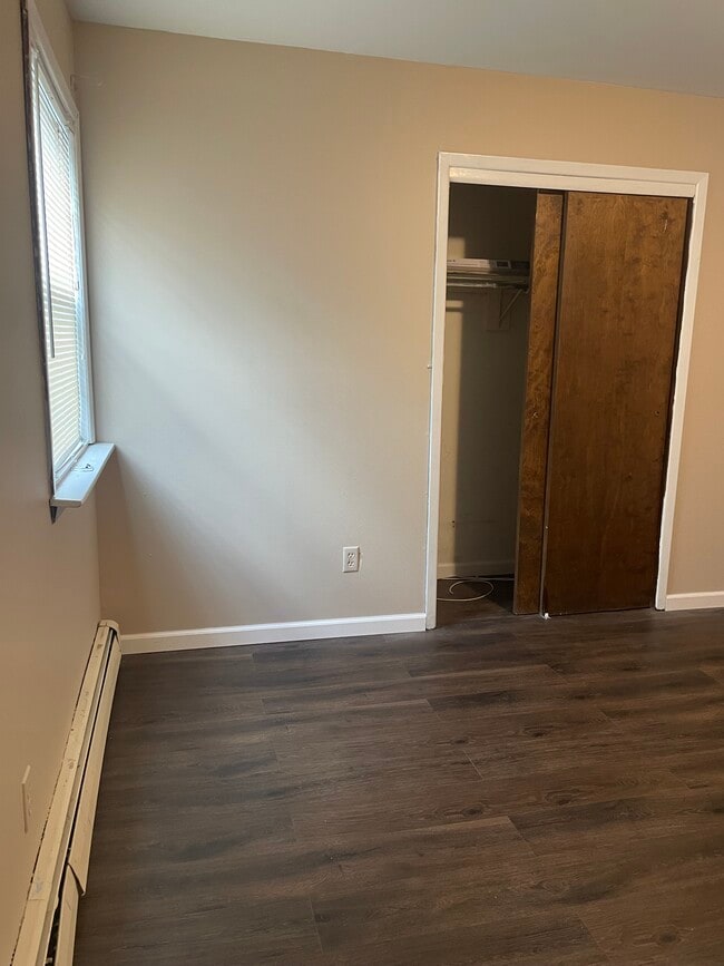 Building Photo - 694 Maguire Ave