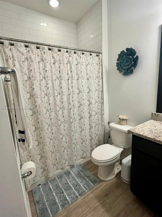 Building Photo - 1034 Chelan Falls Dr