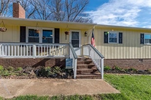 Building Photo - 5400 Beam Lake Dr