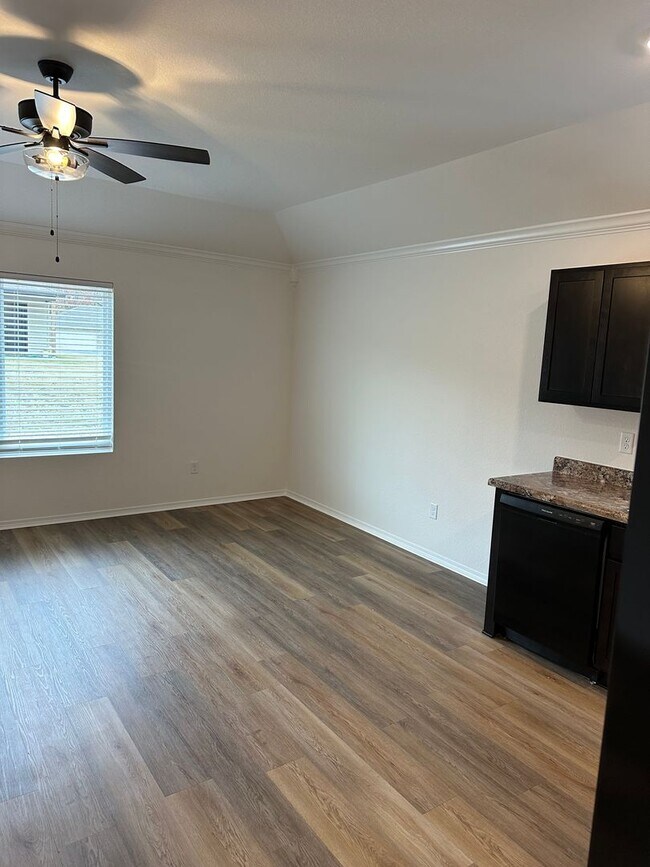 Building Photo - **PreLeasing*  NEW Three Bedroom | Two Bath Home in Benton