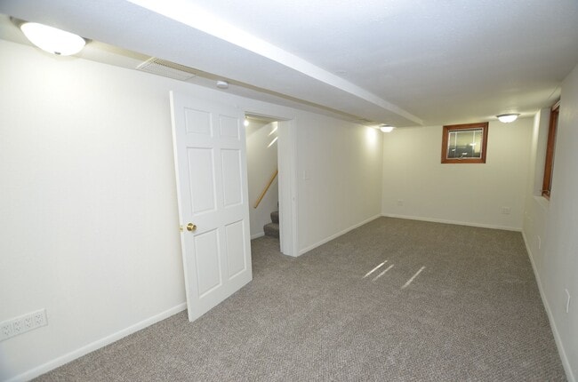 Building Photo - 1350 Elder Ln