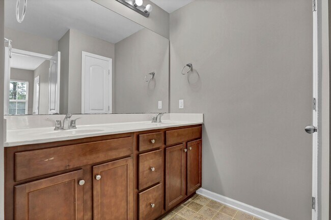 Building Photo - 502 Oyster Rock Ln