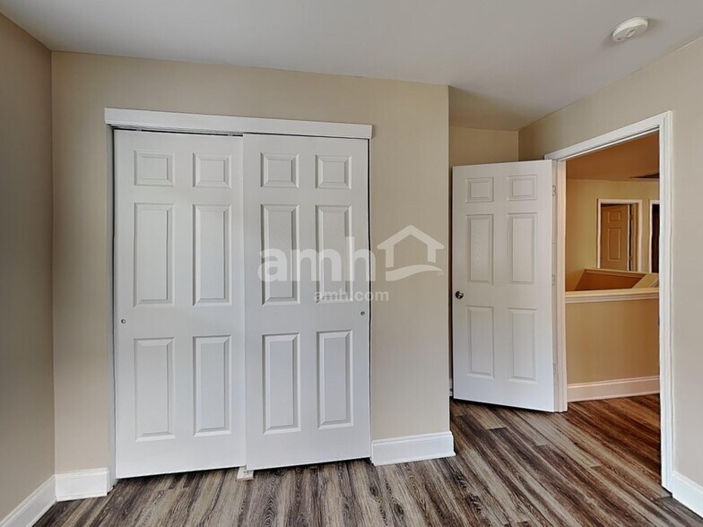 Building Photo - 2774 Jordan Ln