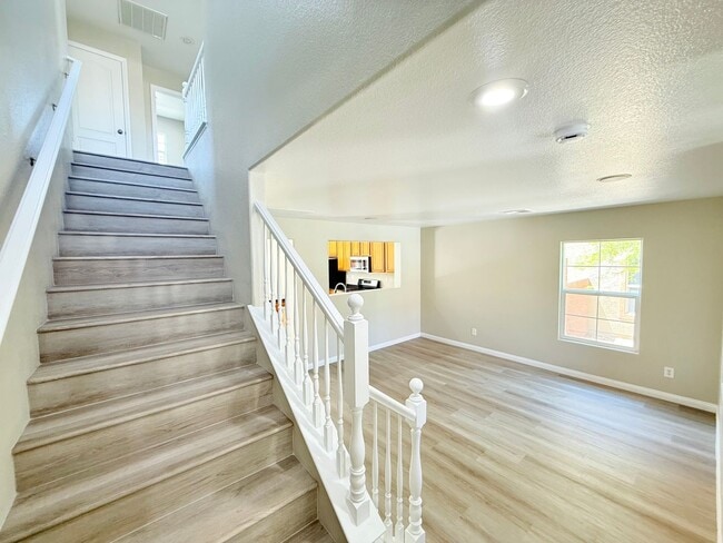 Building Photo - Cozy and charming 3-bedroom, 2.5-bath home