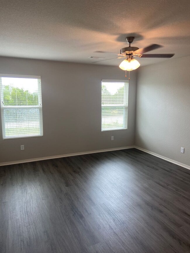 Building Photo - *Pre-leasing* Four Bedroom | Two Bath Home...