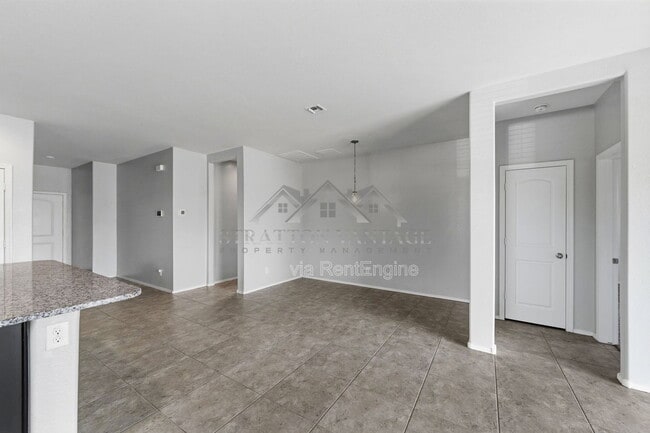 Building Photo - 17878 N Pietra Rd