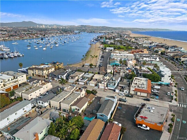 Building Photo - Balboa Peninsula Pool Home