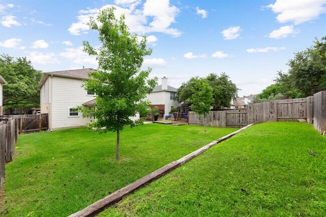 Building Photo - 816 Rusk Rd
