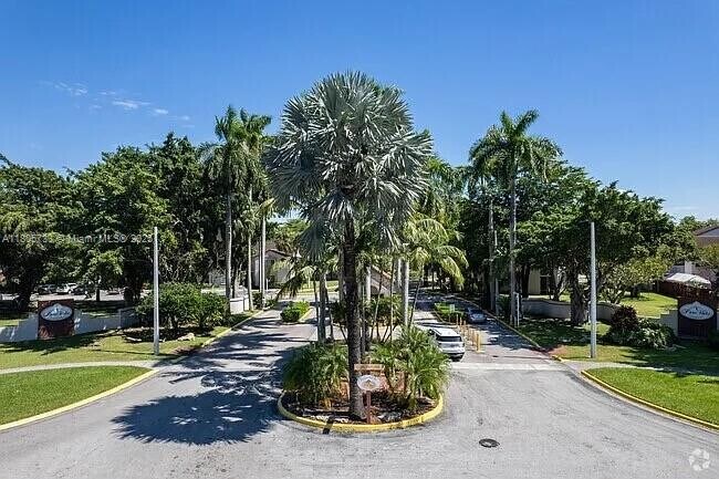 Building Photo - 9277 SW 138th Pl