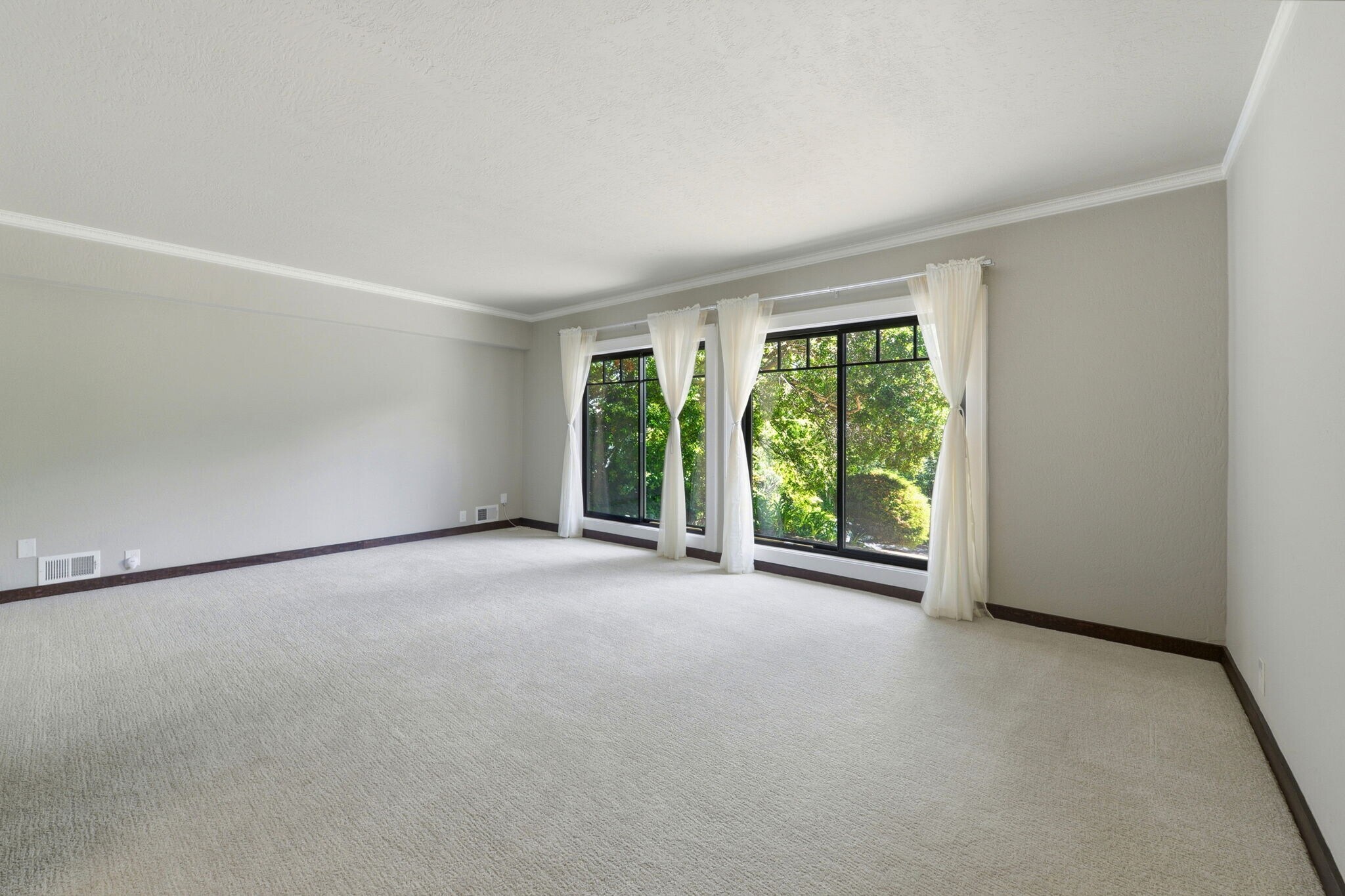 Building Photo - 158 Los Robles Dr