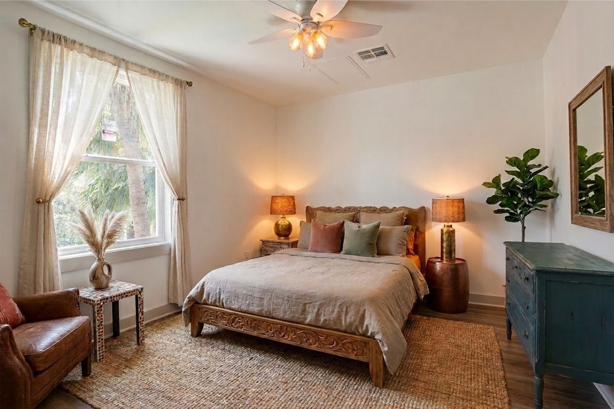 Building Photo - 720 Spain St