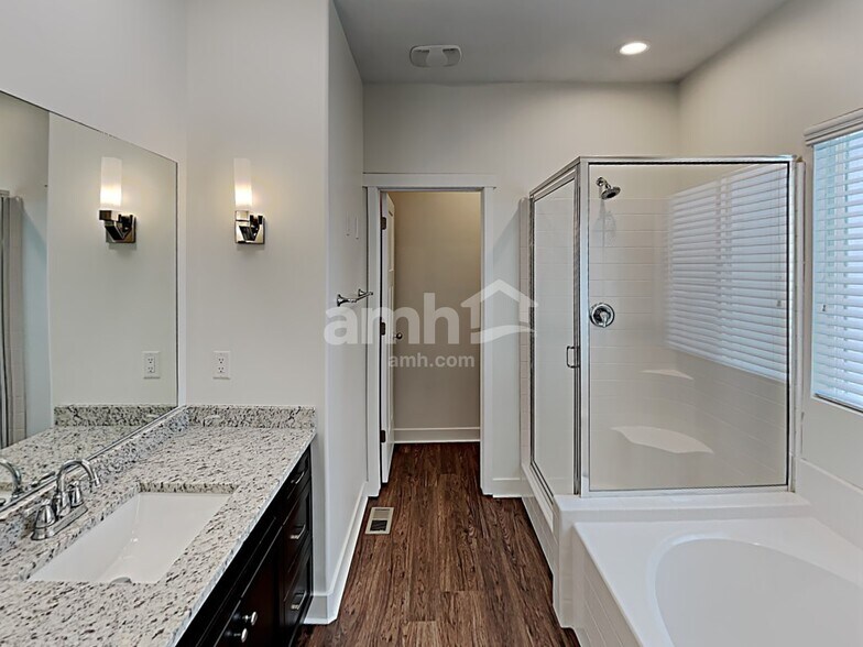 Building Photo - 602 Koins Way