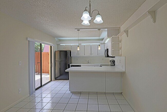 Building Photo - 1556 Park Meadows Dr