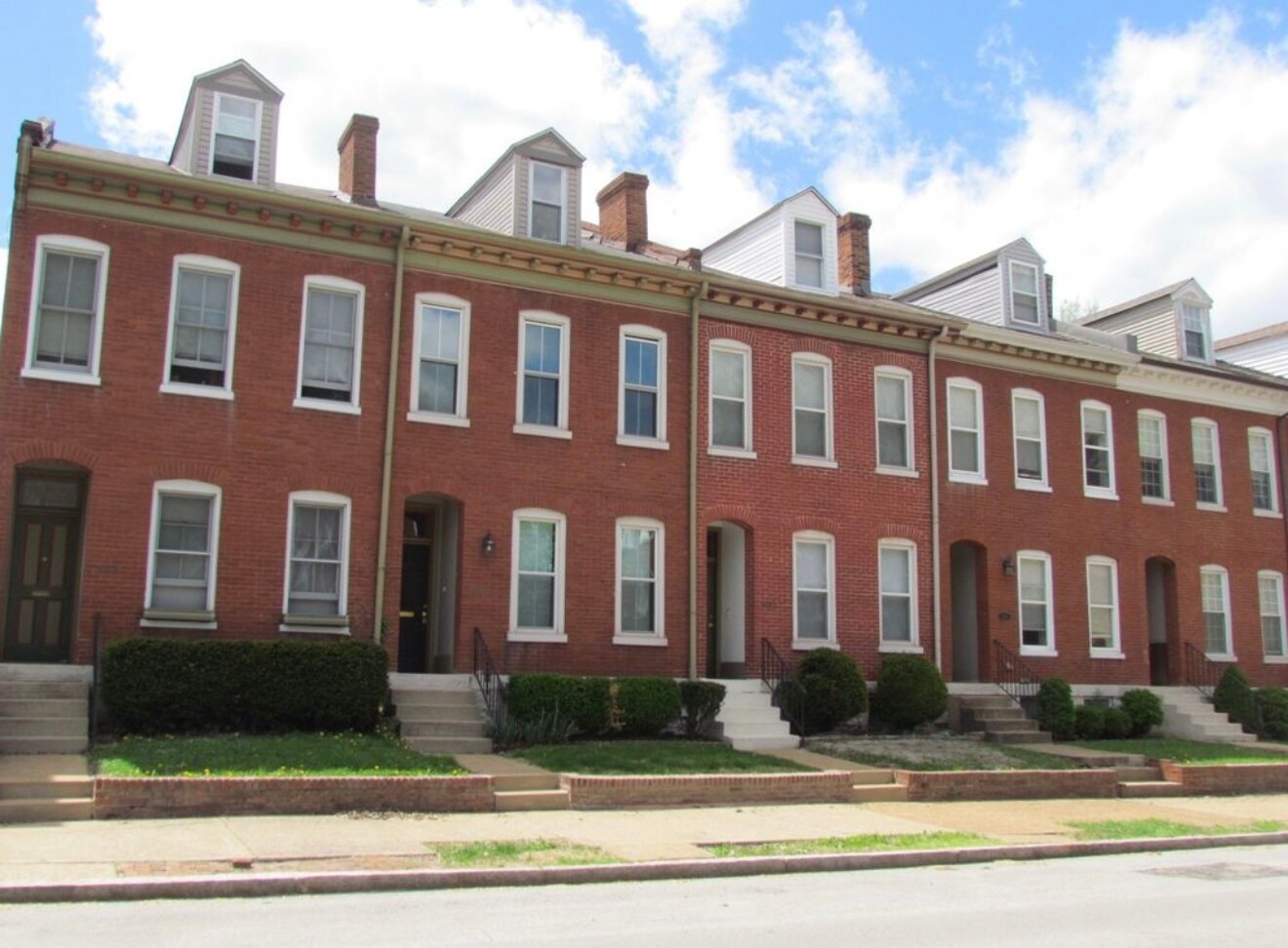 Building Photo - 2020 Sidney St
