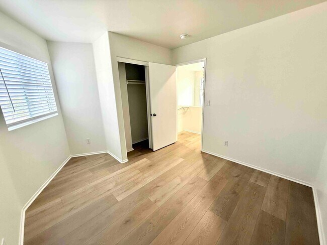 Building Photo - Gated Community - Updated Harbor City Townhouse - 3 bed / 2.5 bath