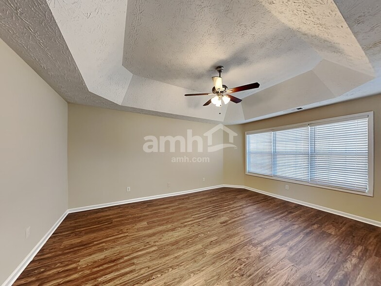 Building Photo - 501 Hawk Eye Ct