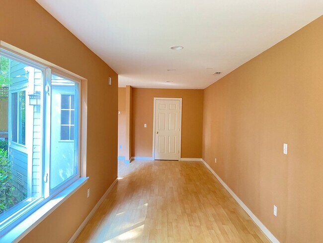 Building Photo - 18139 NE 99th Way