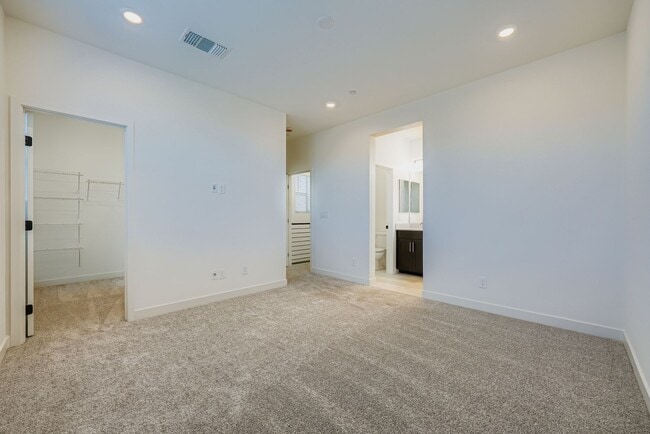 Building Photo - 11737 Stone Curlew Ave