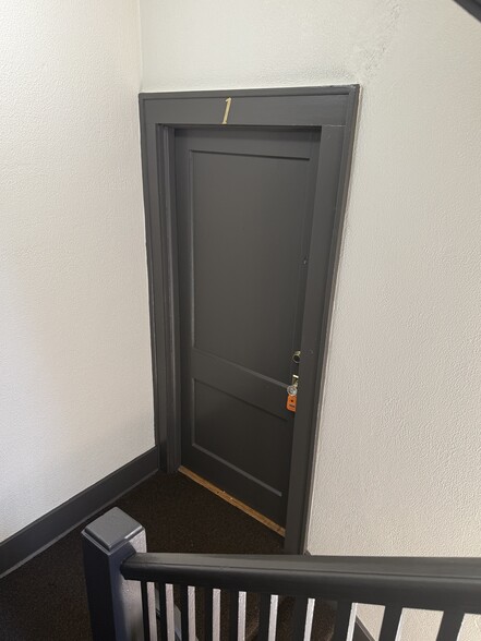 Building Photo - Lakeview