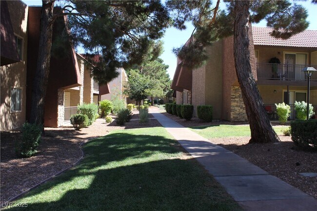 Building Photo - 4310 Sandy River Dr