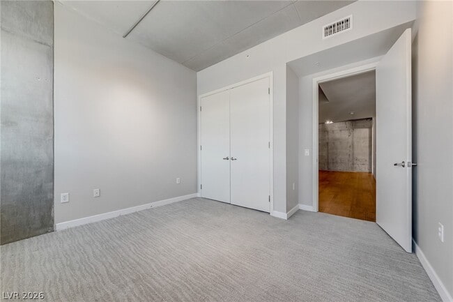 Building Photo - 353 E Bonneville Ave