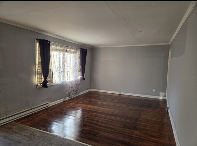 Building Photo - 2671 Roy St