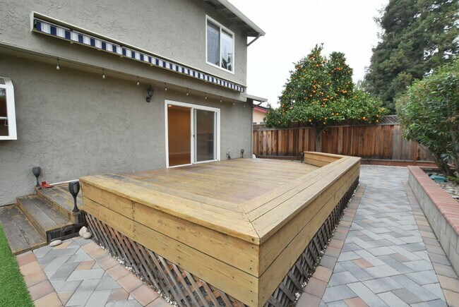 Building Photo - Beautifully Updated 5 Bedroom and 3 Bath Home in Desirable Blossom Valley Neighborhood!