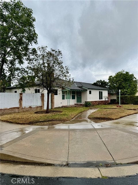 Building Photo - 16930 Tupper St