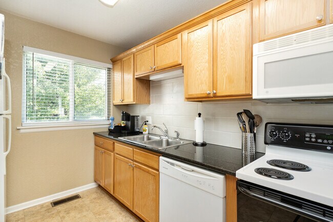 Building Photo - 1401 Sundance Dr