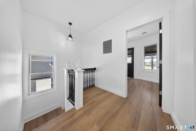 Building Photo - 259 Laurel Ave