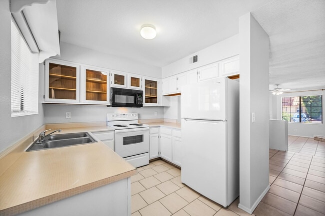 Building Photo - 455 S Mesa Dr