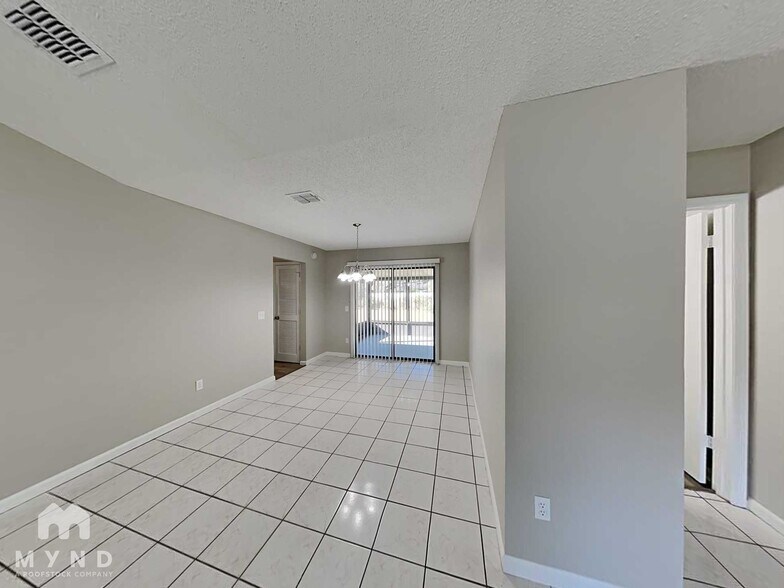 Building Photo - 6444 Diamond Leaf Ct N