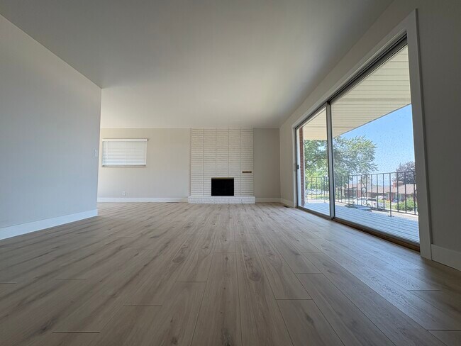 Building Photo - 1833 S Jeri Dr