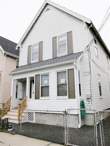 Building Photo - 19 Wesley St