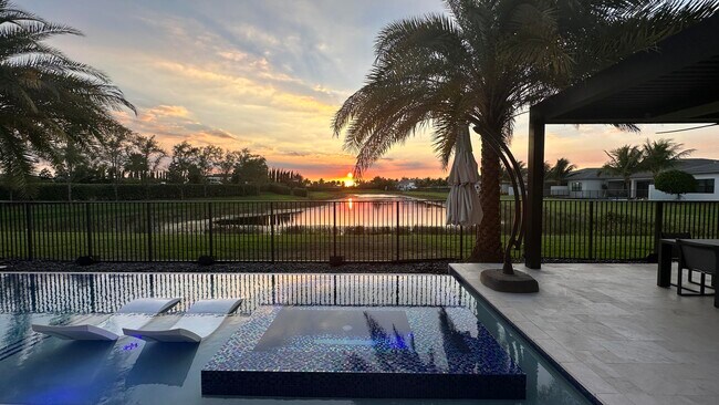 Building Photo - 17119 Aquavera Way